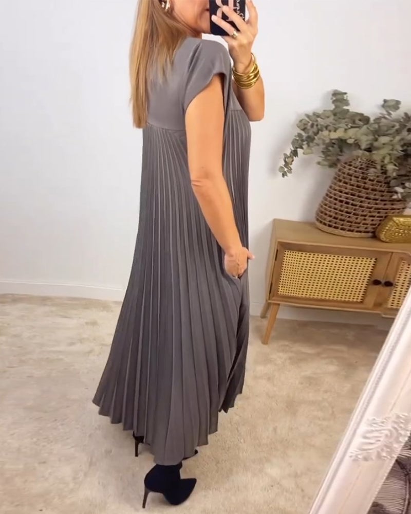 Sleeveless Pleated Solid Color Dress
